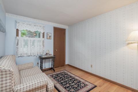135 Garnet St, Springfield, MA 01129 photo 17