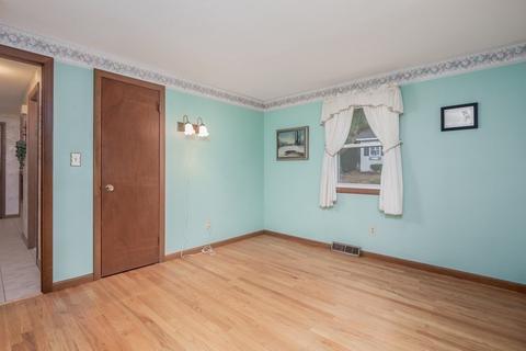 135 Garnet St, Springfield, MA 01129 photo 21