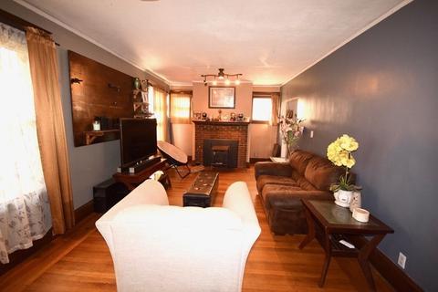 74 Lyndale St, Springfield, MA 01108 photo 4