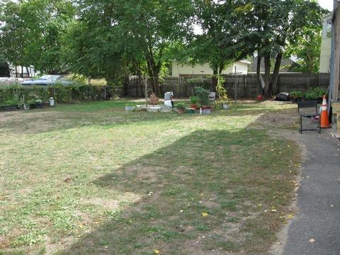 69 Earl St, Springfield, MA 01108 photo 4