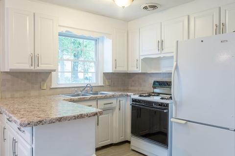 137 Gardens Dr, Springfield, MA 01119 photo 4