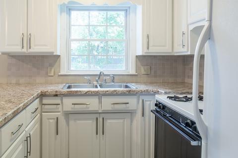137 Gardens Dr, Springfield, MA 01119 photo 5