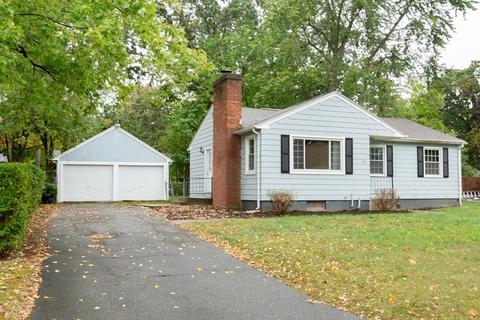137 Gardens Dr, Springfield, MA 01119 photo 1