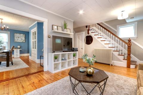 89 Washington, Reading, MA 01867 photo 5