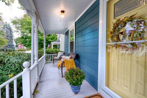 89 Washington, Reading, MA 01867 photo 2