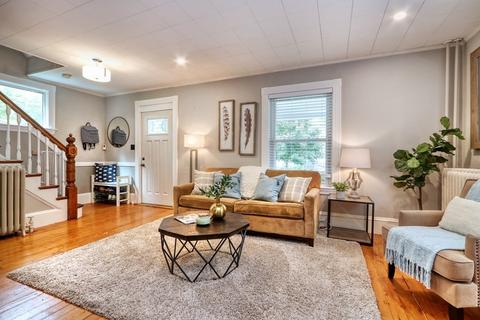89 Washington, Reading, MA 01867 photo 3