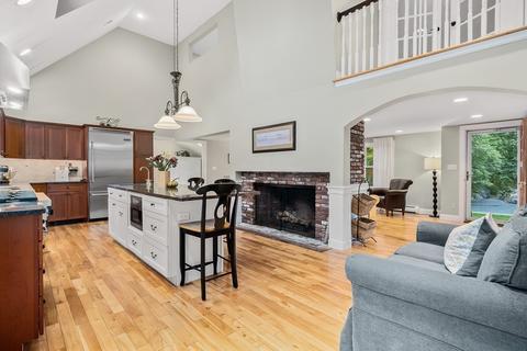 16 Patricia Rd, Danvers, MA 01923 photo 13