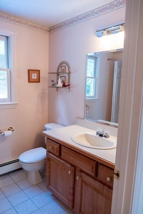 16 Bubbling Brook Rd, Franklin, MA 02038 photo 10