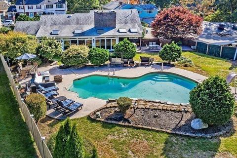 9 Pine Ridge Rd, Stoneham, MA 02180 photo 4