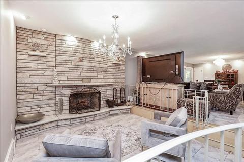 9 Pine Ridge Rd, Stoneham, MA 02180 photo 6