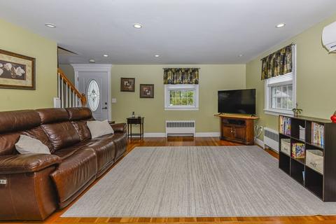 47 Winfield St, Dedham, MA 02026 photo 5