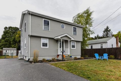 47 Winfield St, Dedham, MA 02026 photo 2