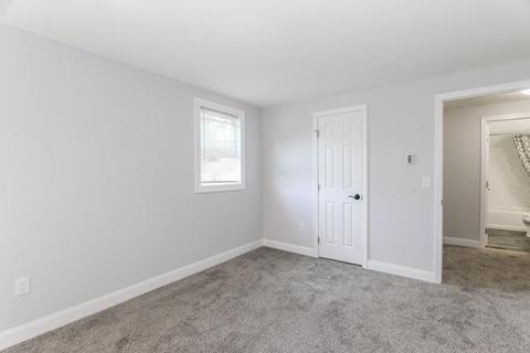 67 Granby St, Springfield, MA 01108 photo 15