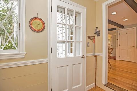 684 High St, Walpole, MA 02081 photo 5