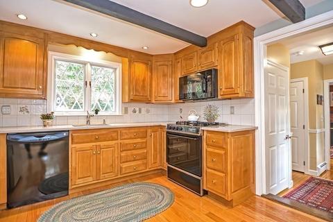 684 High St, Walpole, MA 02081 photo 6
