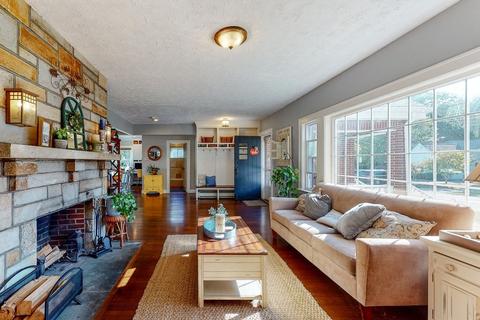 13 Martin St, Danvers, MA 01923 photo 8