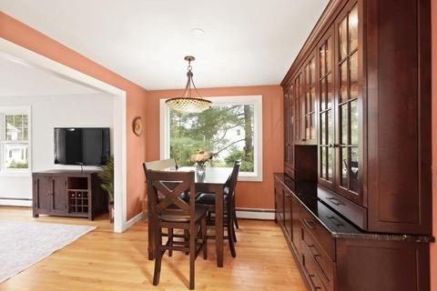 1082 Greendale Ave, Needham, MA 02492 photo 11