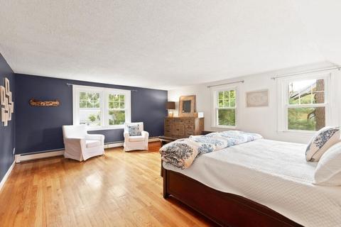 1082 Greendale Ave, Needham, MA 02492 photo 17