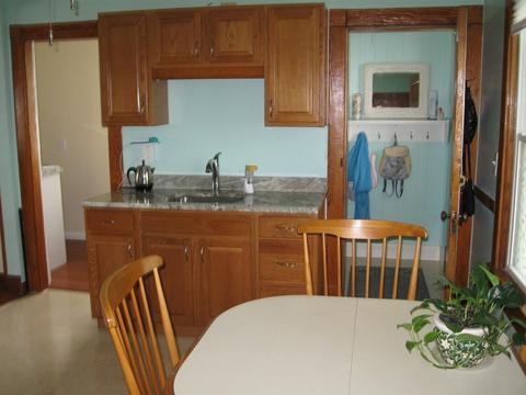 98 Sunapee St, Springfield, MA 01108 photo 3