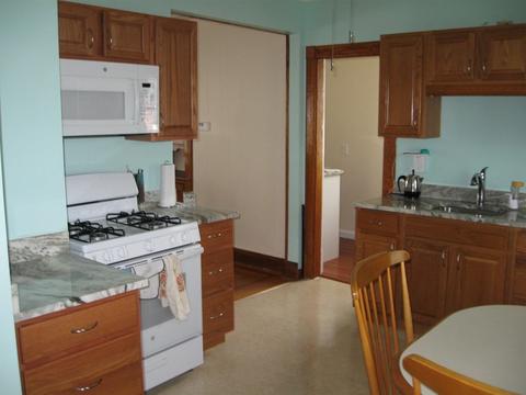 98 Sunapee St, Springfield, MA 01108 photo 4
