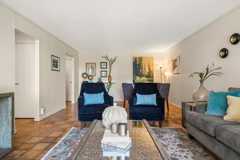 77 Pond Ave #303, Brookline, MA 02445 photo 2