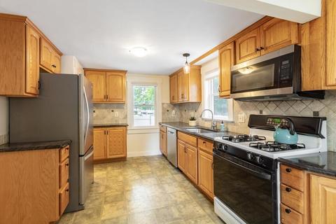 4 Beacon St, Stoneham, MA 02180 photo 16