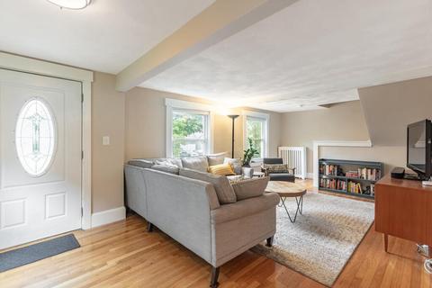 4 Beacon St, Stoneham, MA 02180 photo 8