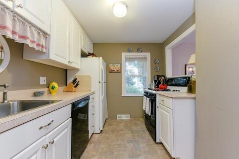 150 Curve St, Dedham, MA 02026 photo 4