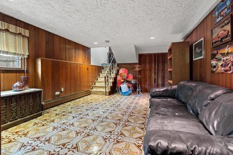 25 Winthrop Rd, Everett, MA 02149 photo 28