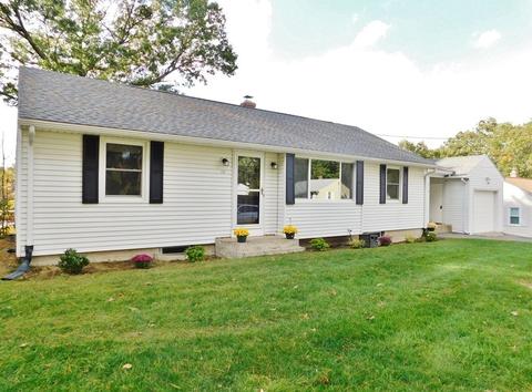 214 Hartwick St, Springfield, MA 01108 photo 1
