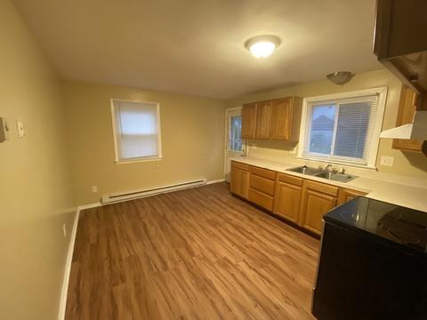 28 Aster St, Springfield, MA 01109 photo 3
