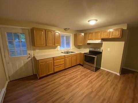 28 Aster St, Springfield, MA 01109 photo 2