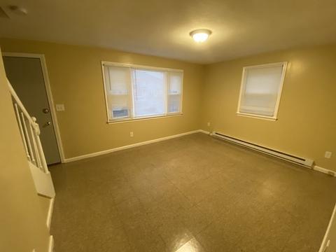 28 Aster St, Springfield, MA 01109 photo 4