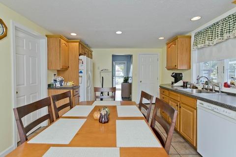 26 Lemay St, Chicopee, MA 01013 photo 13