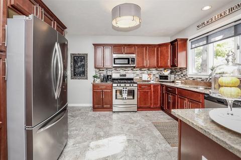8 Makepeace, Saugus, MA 01906 photo 13