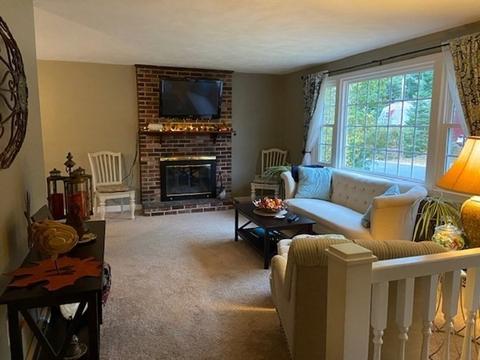 46 Ash St, Townsend, MA 01469 photo 3