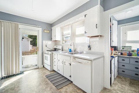 184 Harkness Ave, Springfield, MA 01118 photo 31