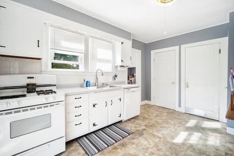 184 Harkness Ave, Springfield, MA 01118 photo 9