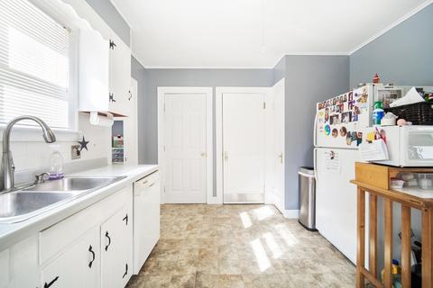 184 Harkness Ave, Springfield, MA 01118 photo 32