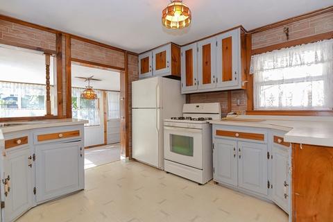 74 Seymour Ave, Springfield, MA 01109 photo 11