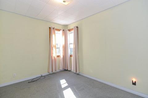 74 Seymour Ave, Springfield, MA 01109 photo 17