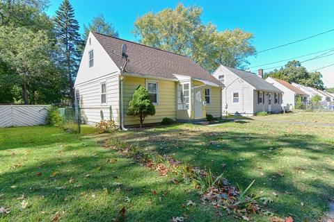 74 Seymour Ave, Springfield, MA 01109 photo 2