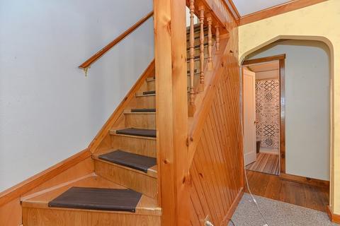 74 Seymour Ave, Springfield, MA 01109 photo 5