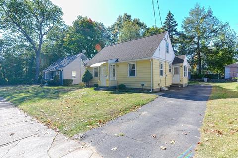 74 Seymour Ave, Springfield, MA 01109 photo 3
