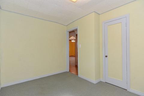 74 Seymour Ave, Springfield, MA 01109 photo 18