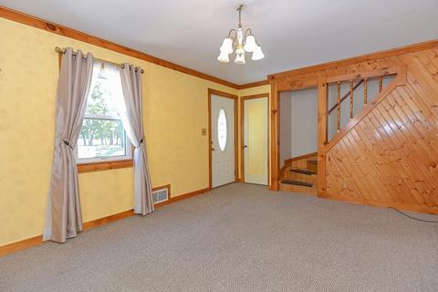 74 Seymour Ave, Springfield, MA 01109 photo 9