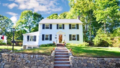 33 Fox Rd, Wakefield, MA 01880 photo 1