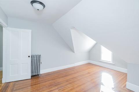 72 Mapledell St, Springfield, MA 01109 photo 16
