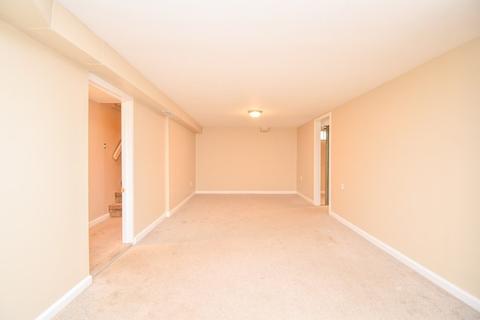 45 Redfern Dr, Springfield, MA 01109 photo 19