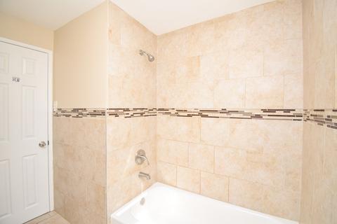 45 Redfern Dr, Springfield, MA 01109 photo 15